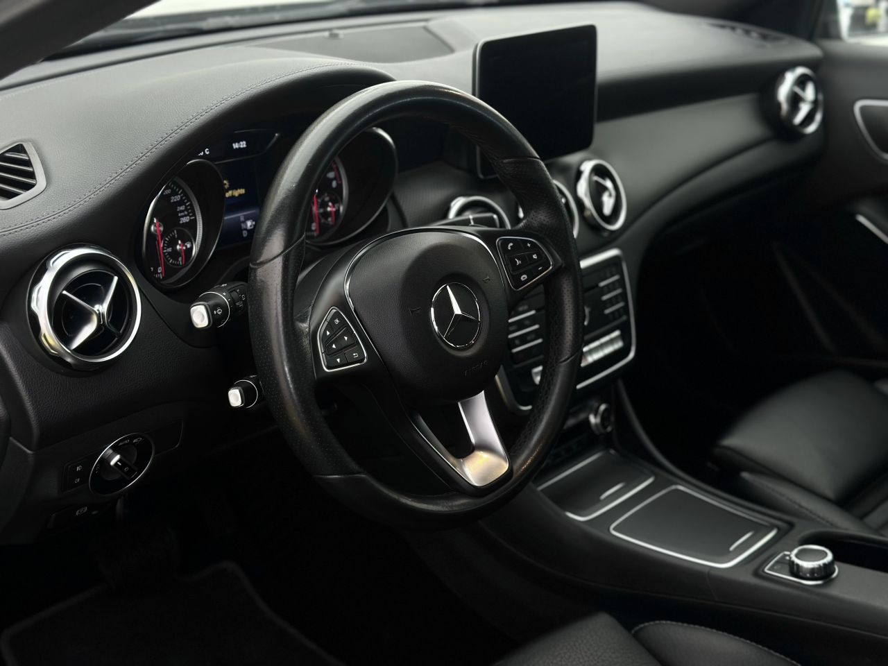 Mercedes-Benz GLA220 | 8