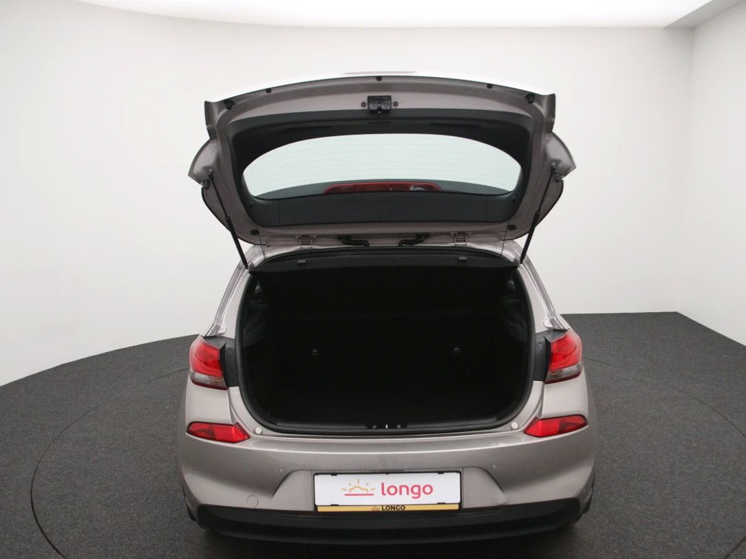 Hyundai i30 | 30