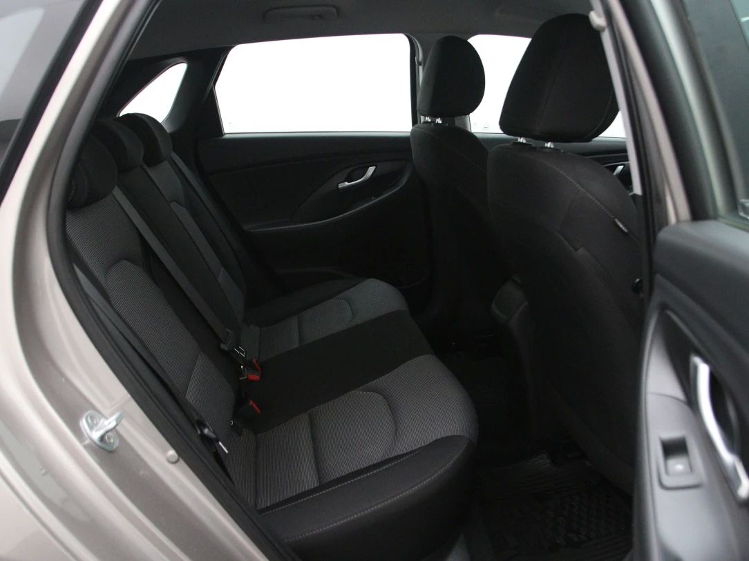 Hyundai i30 | 13