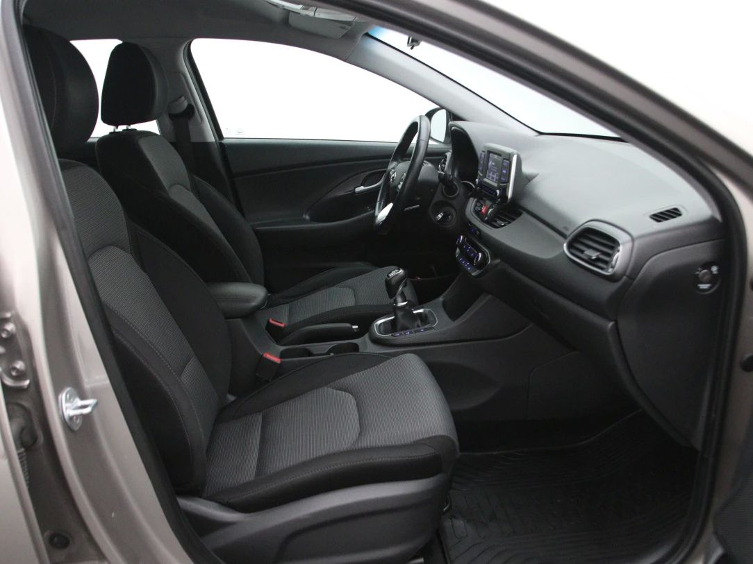 Hyundai i30 | 12