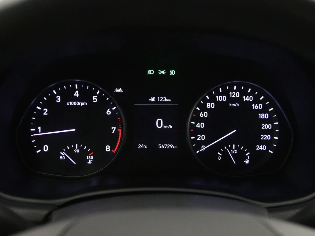 Hyundai i30 | 16