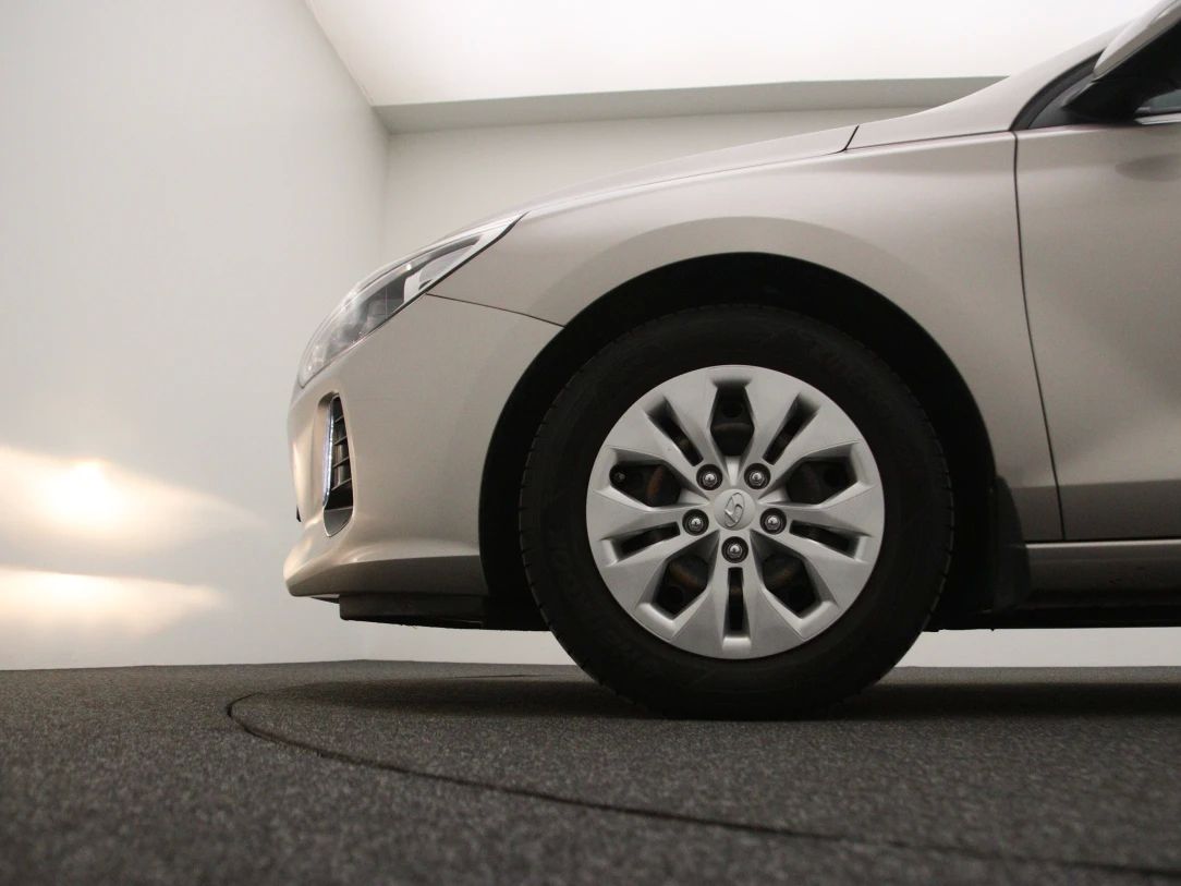 Hyundai i30 | 23