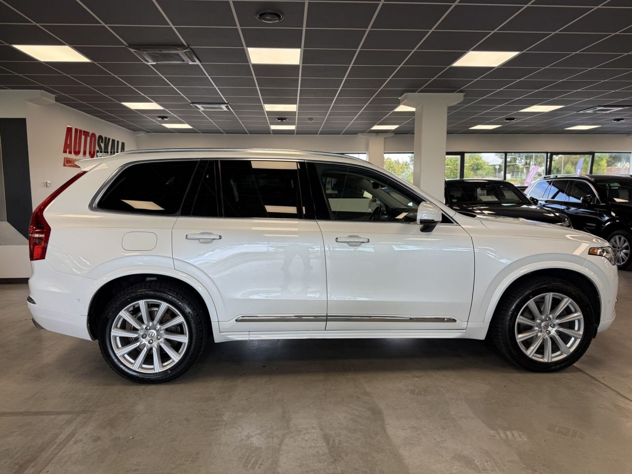 Volvo XC90 | 9