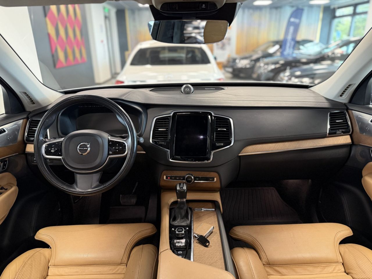 Volvo XC90 | 8
