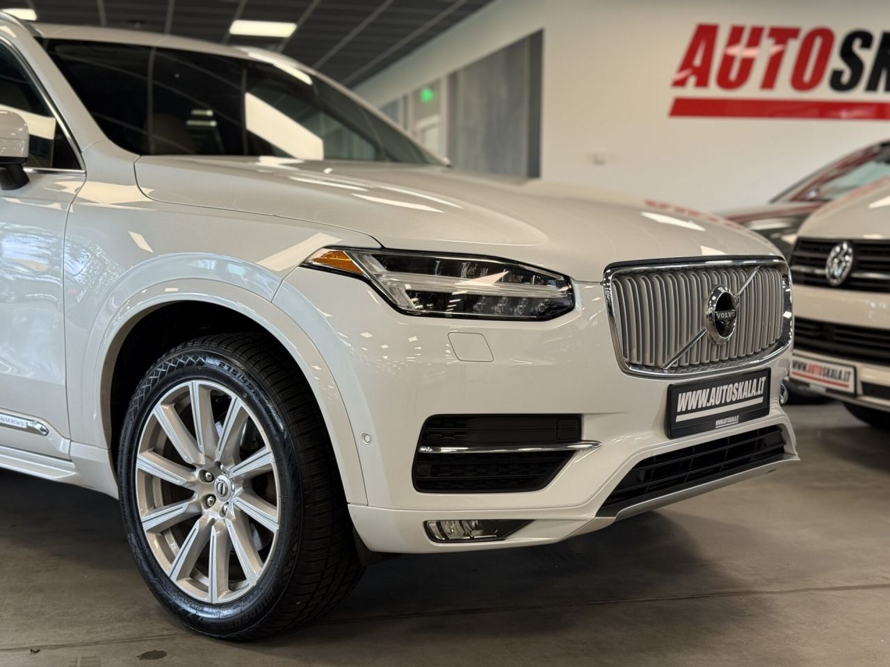 Volvo XC90 | 10