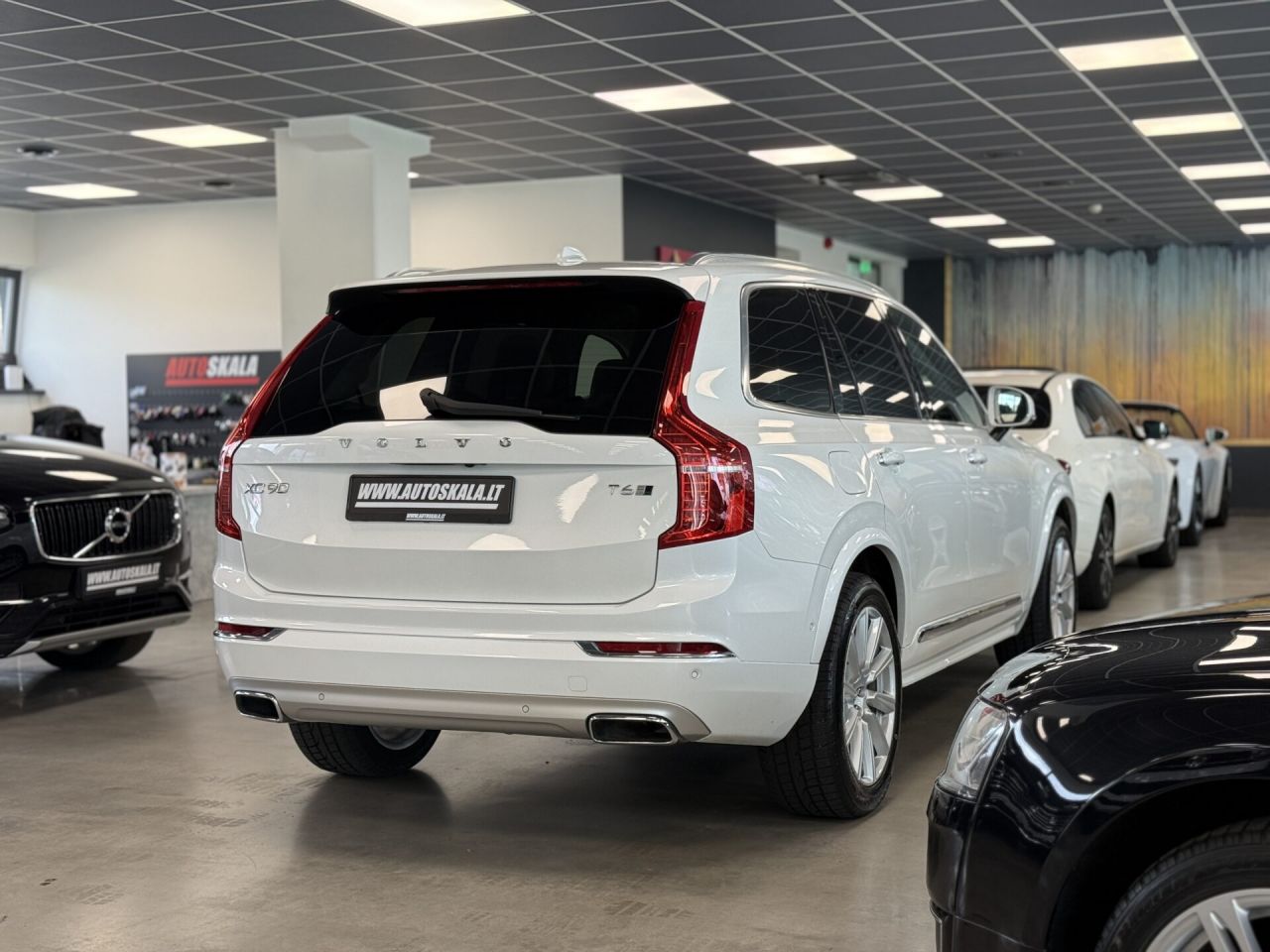 Volvo XC90 | 30