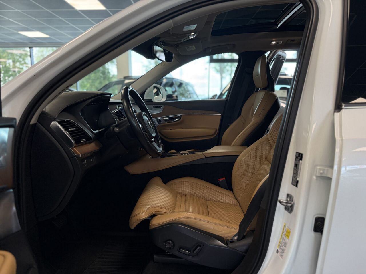 Volvo XC90 | 21