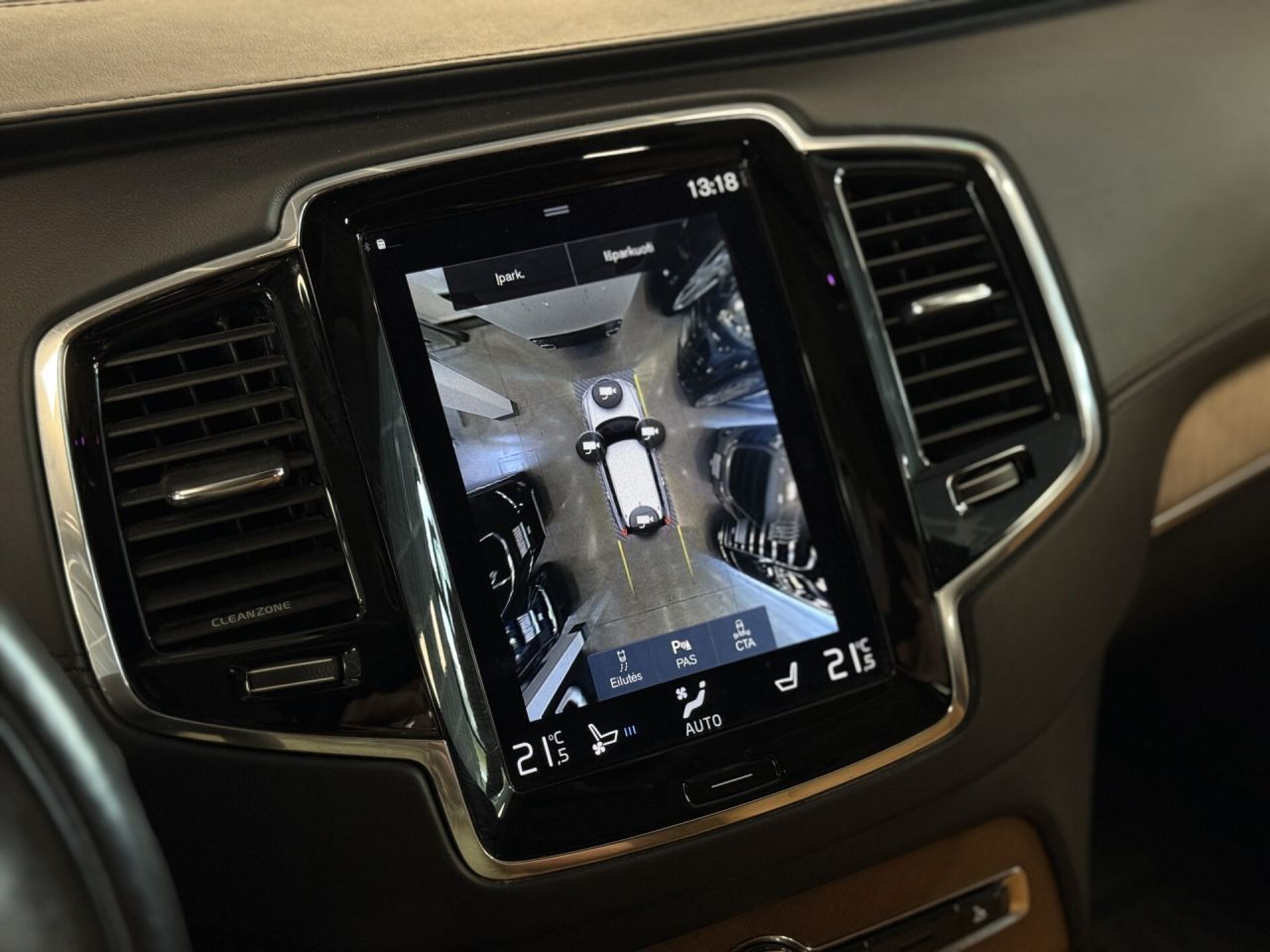 Volvo XC90 | 17