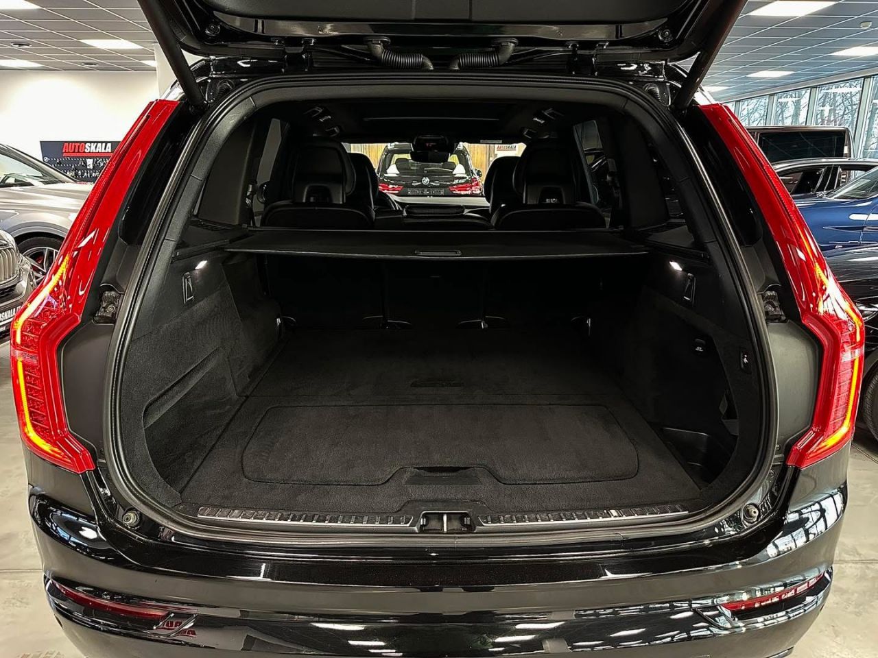 Volvo XC90 | 25