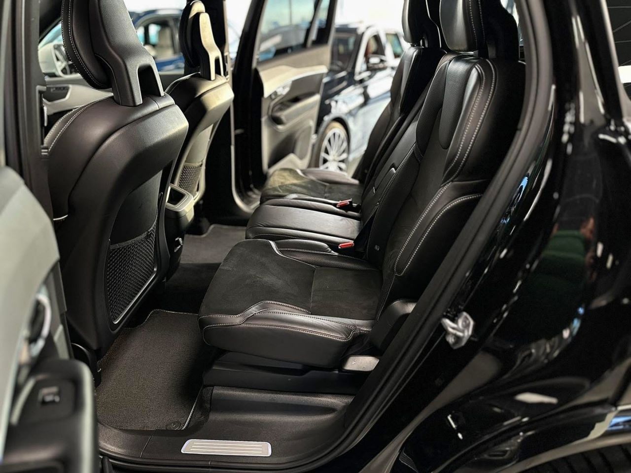 Volvo XC90 | 3