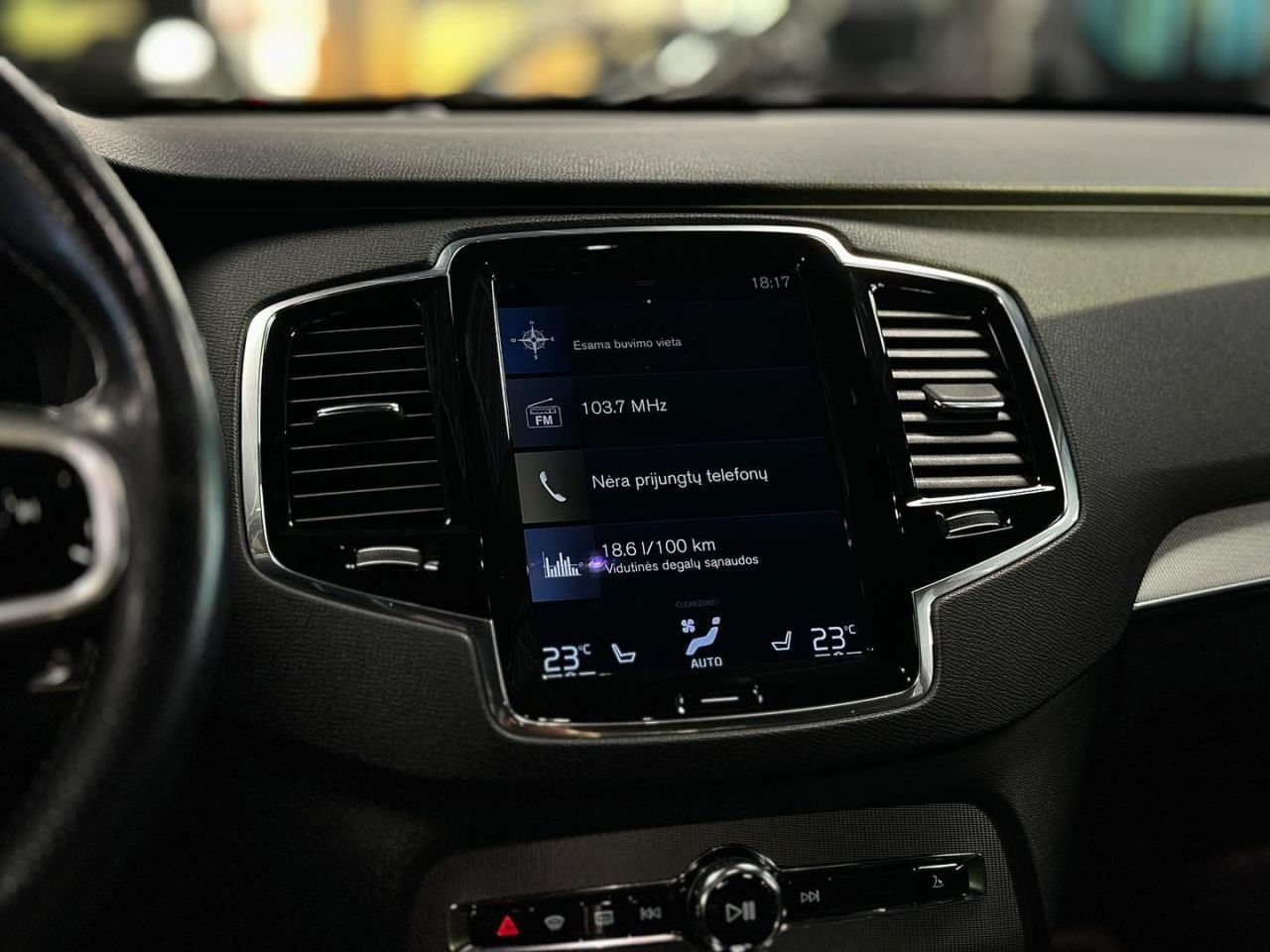 Volvo XC90 | 27