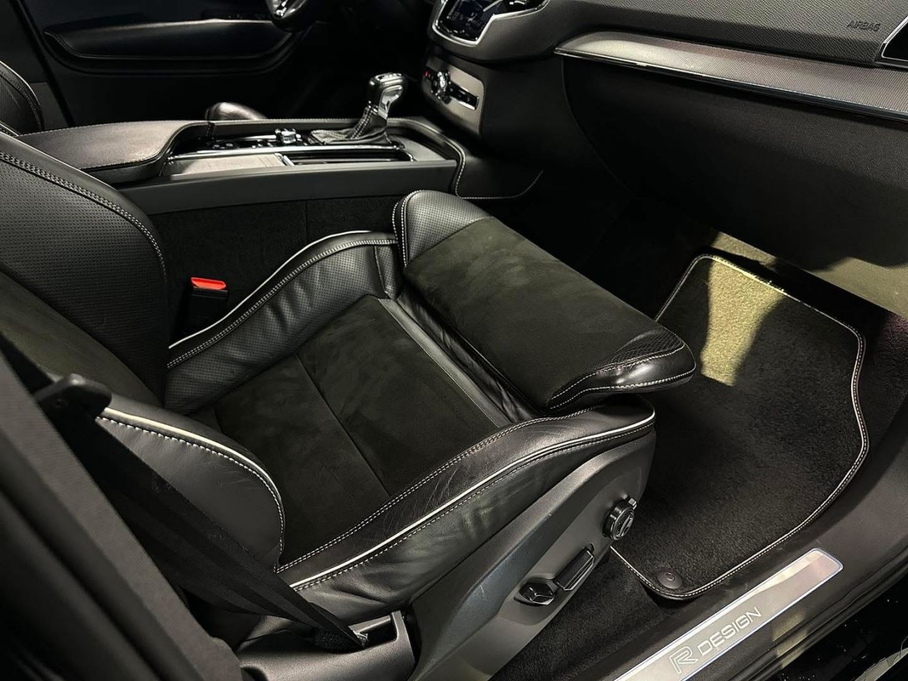 Volvo XC90 | 35