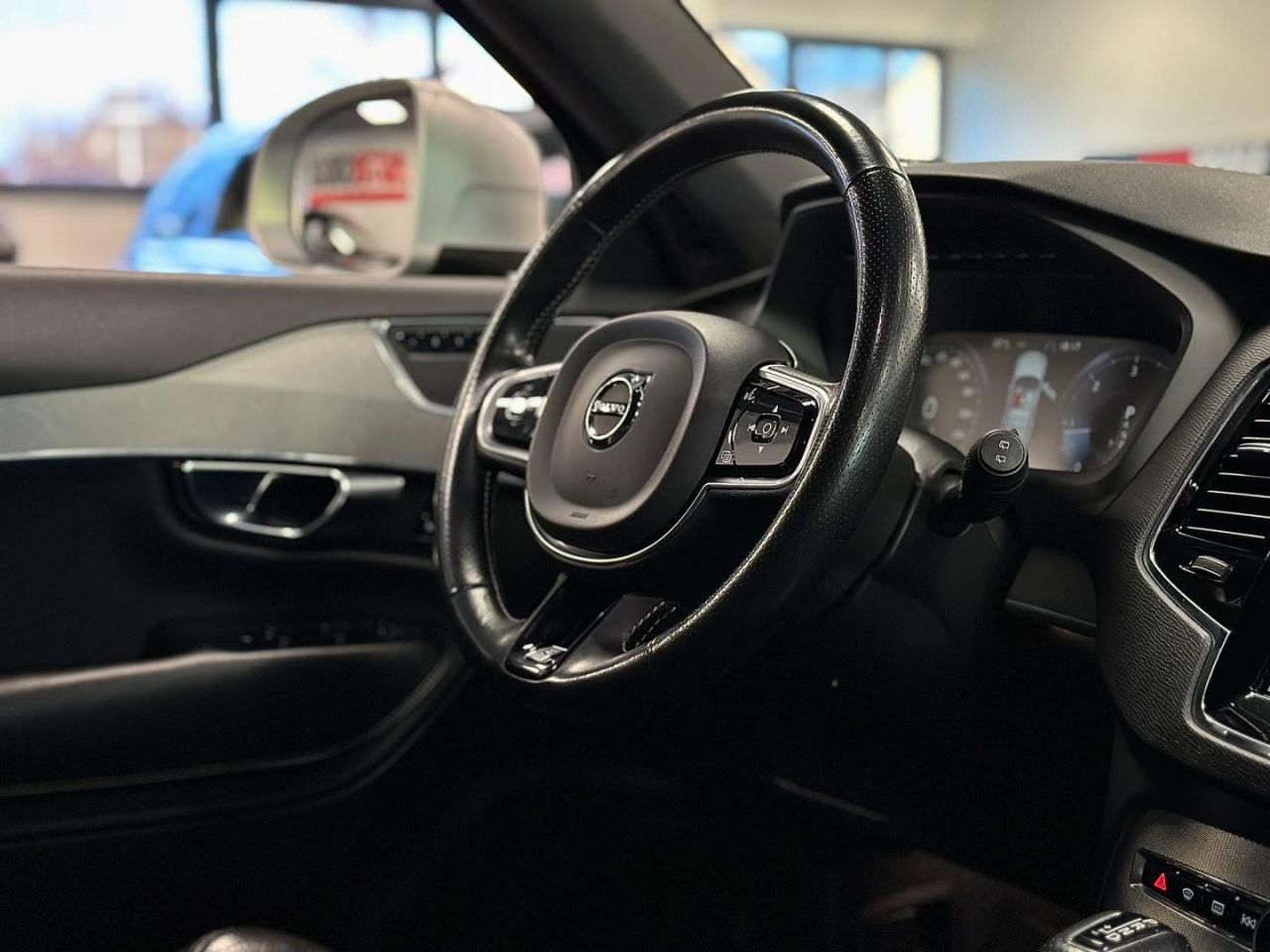 Volvo XC90 | 28