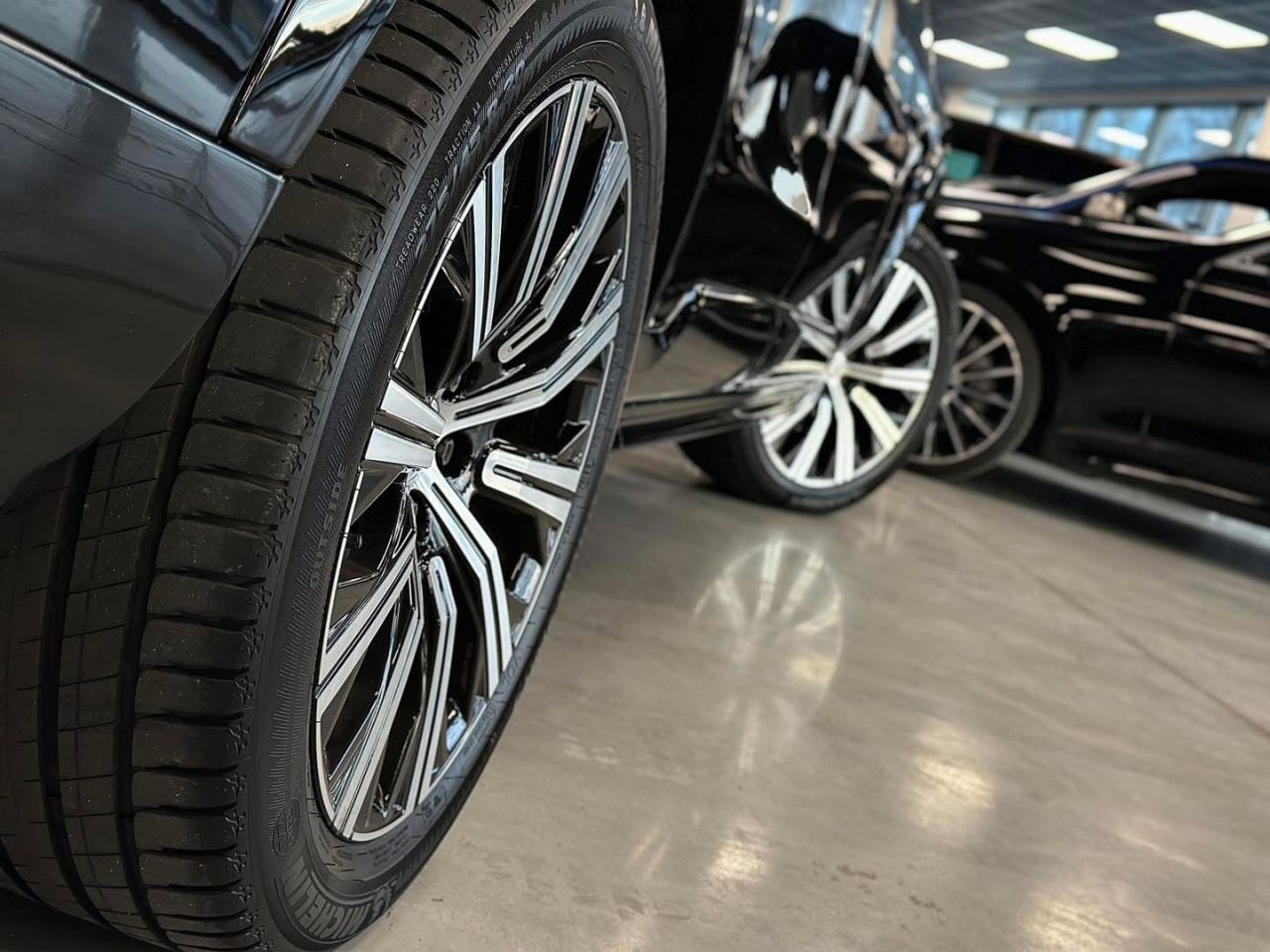 Volvo XC90 | 24