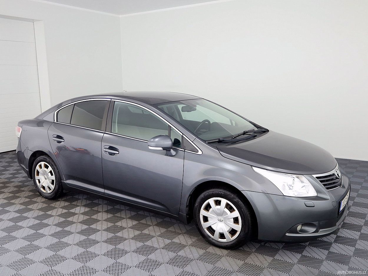 Toyota Avensis, 1.8 l., sedanas