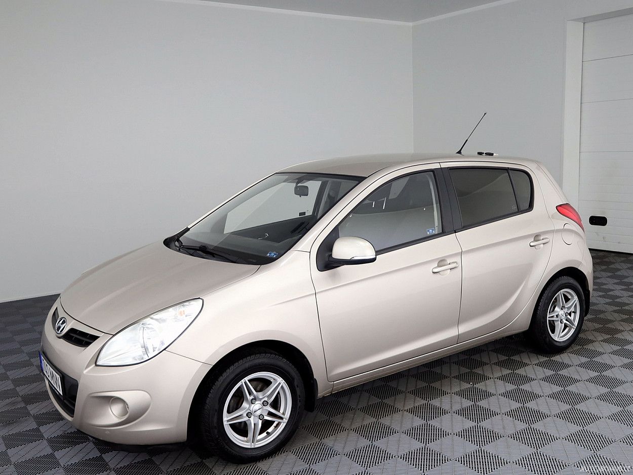 Hyundai i20 | 1