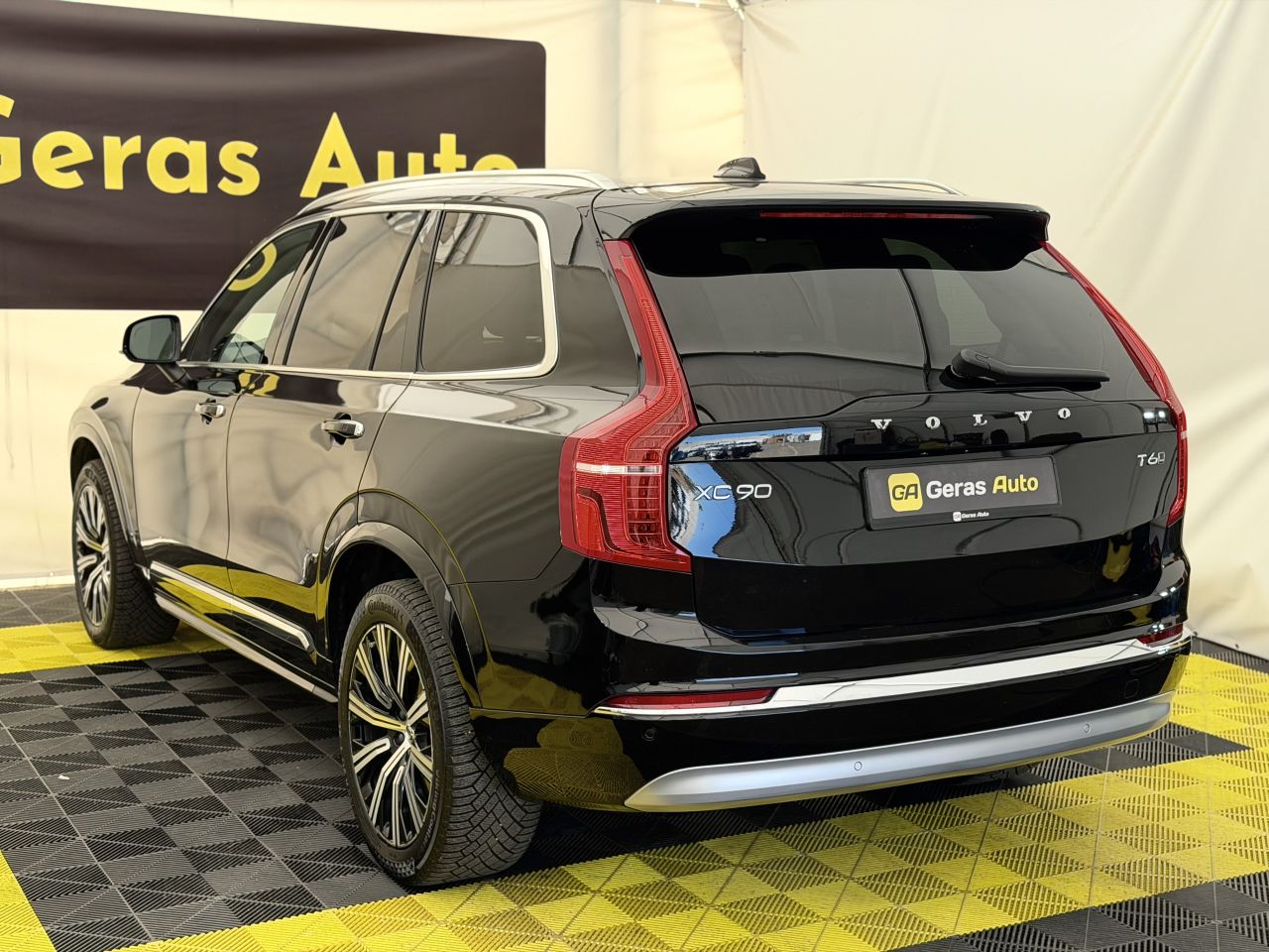 Volvo XC90 | 4