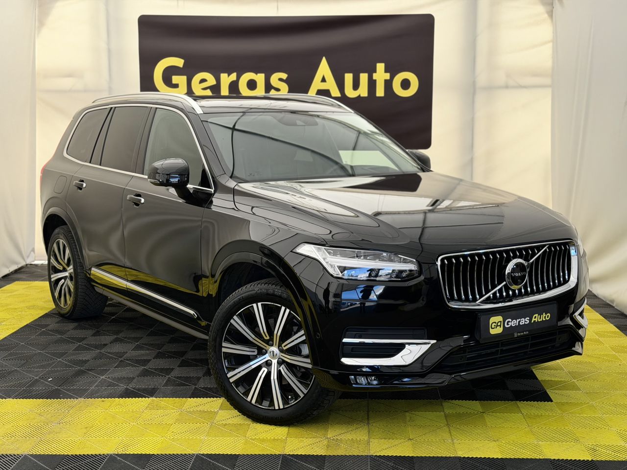 Volvo XC90 | 3