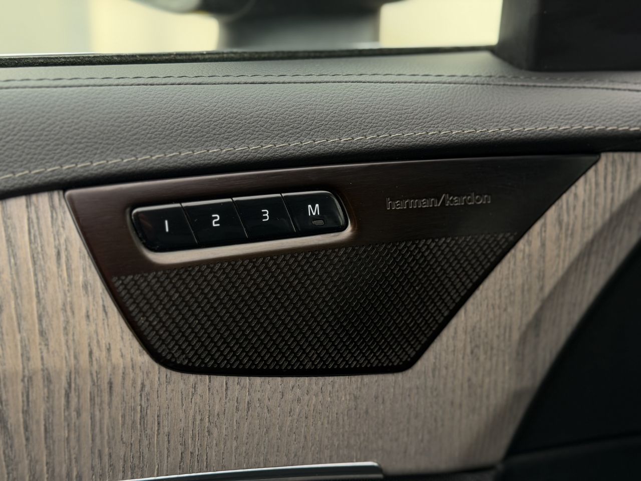 Volvo XC90 | 18