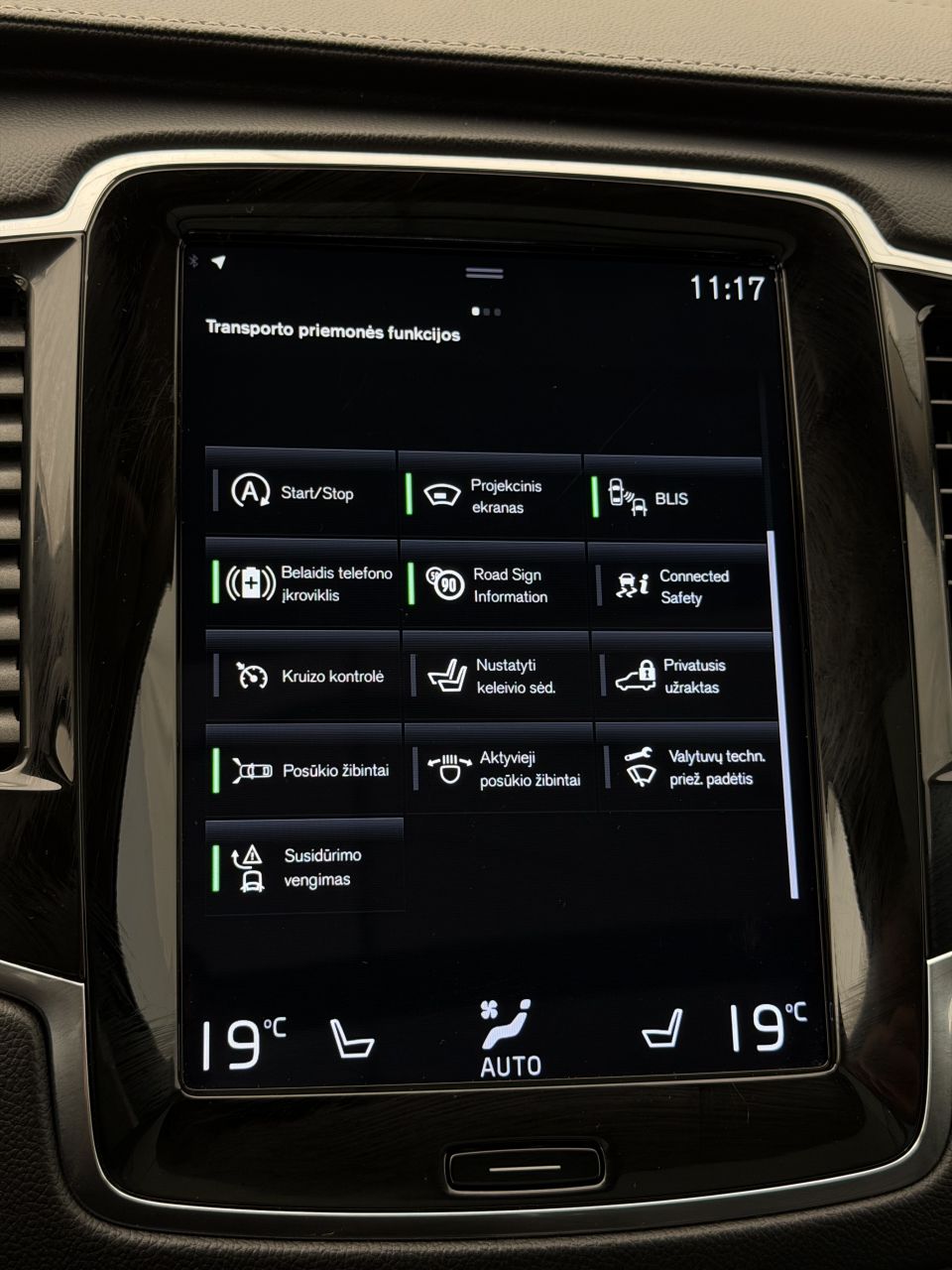 Volvo XC90 | 26