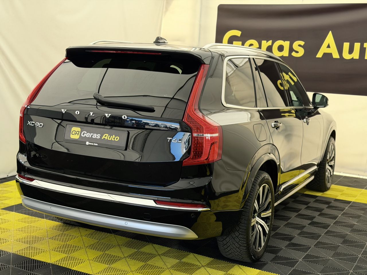Volvo XC90 | 6