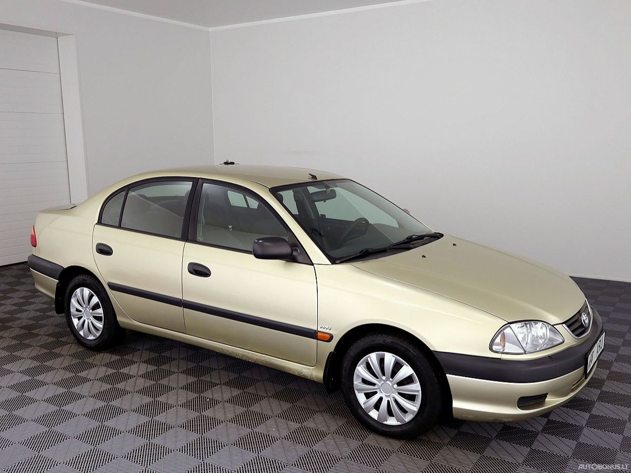 Toyota Avensis, 1.6 l., sedanas