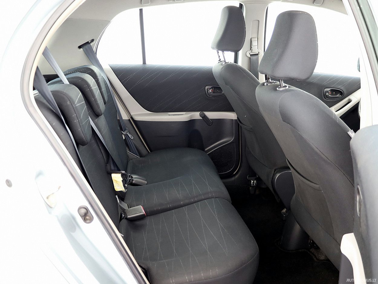 Toyota Yaris | 6