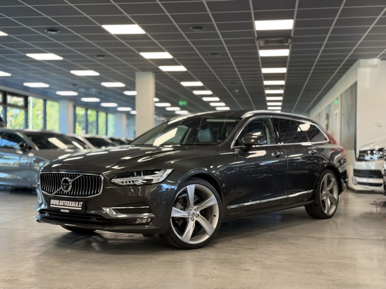 Volvo V90