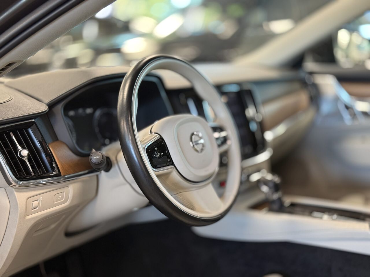 Volvo V90 | 37