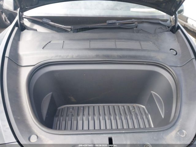 Tesla Model Y | 8