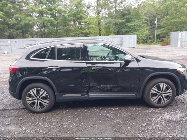 Mercedes-Benz GLA250 | 11