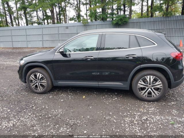 Mercedes-Benz GLA250 | 12