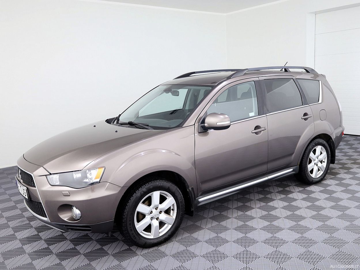 Mitsubishi Outlander | 1