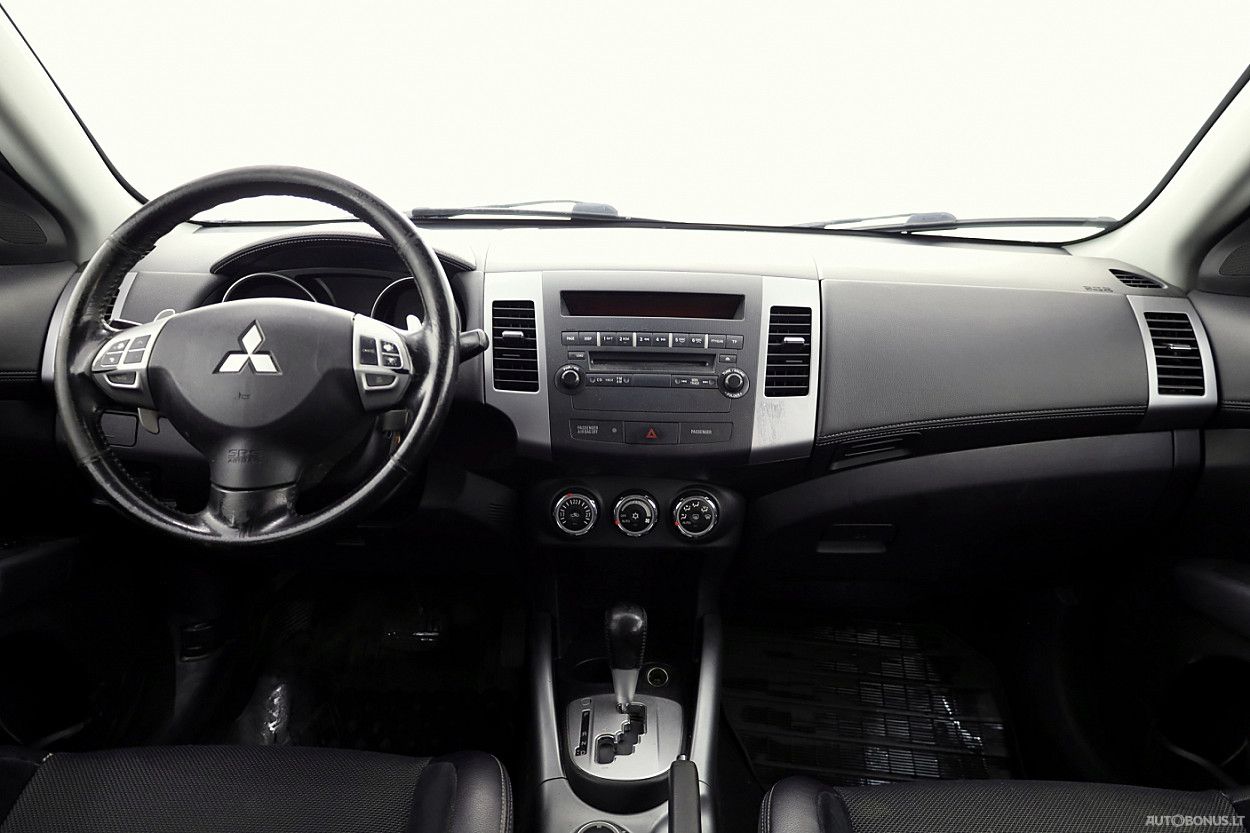 Mitsubishi Outlander | 4