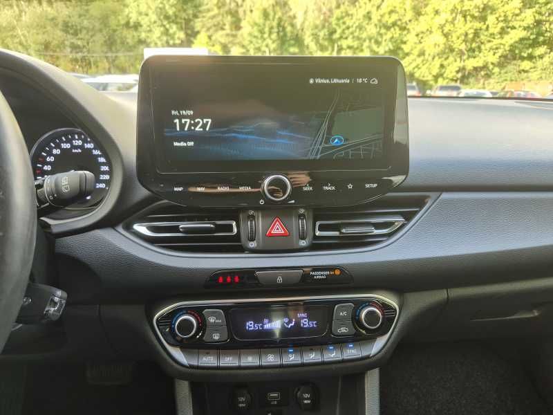 Hyundai i30 | 12