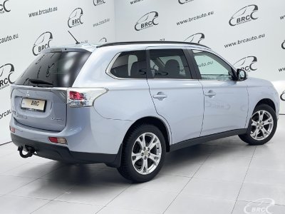 Mitsubishi Outlander | 1