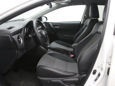 Toyota Auris | 3