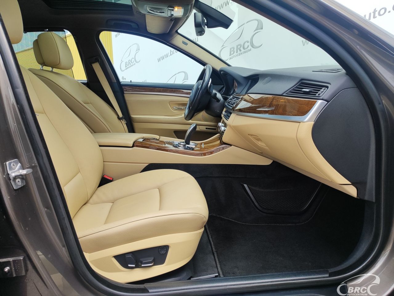 BMW 528 | 7
