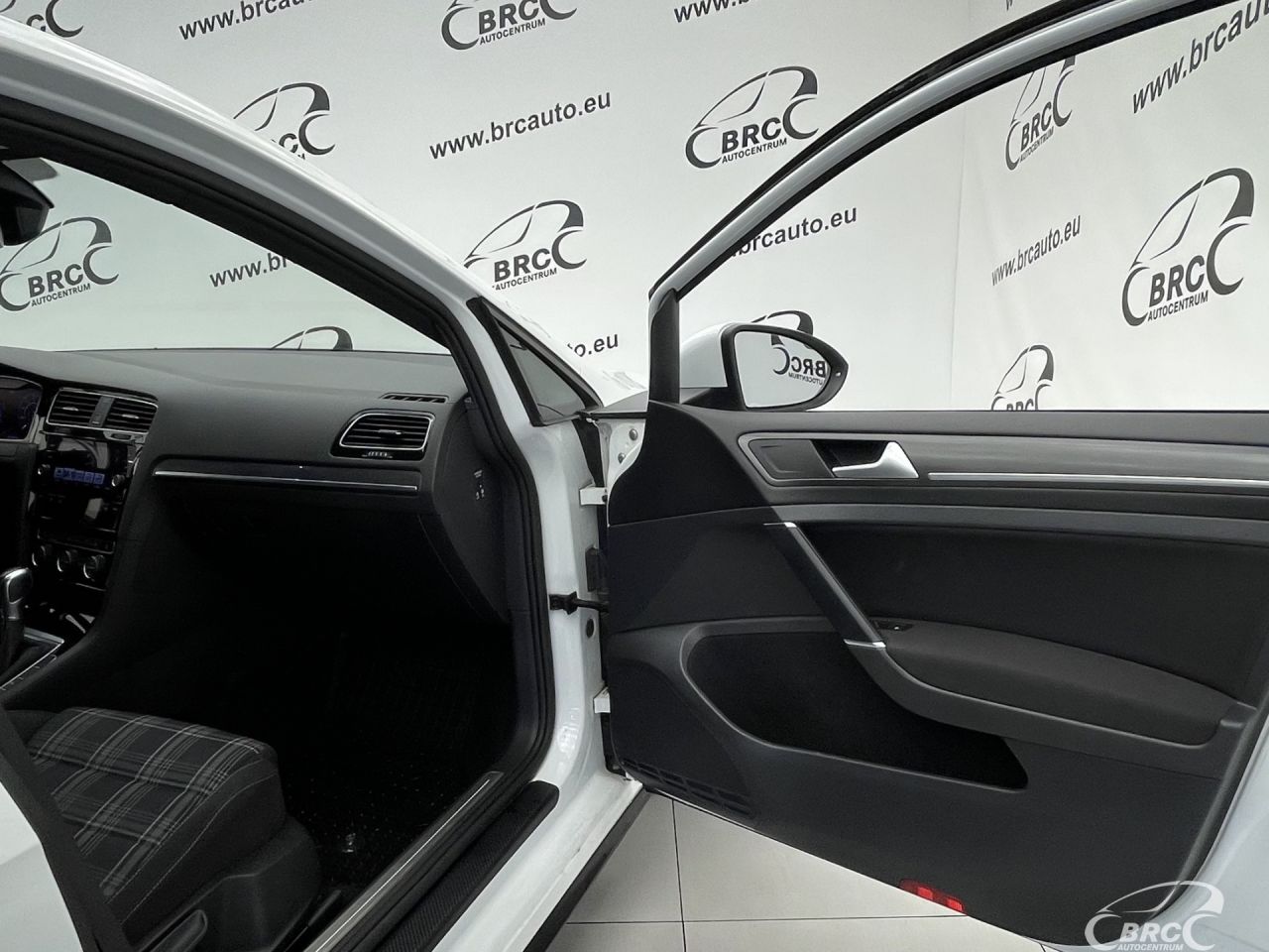 Volkswagen Golf | 13