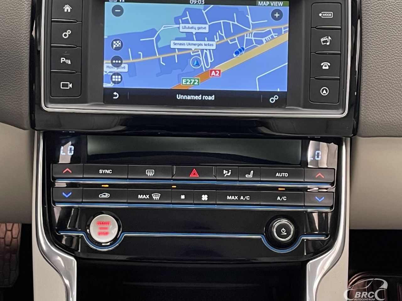 Jaguar XE | 18