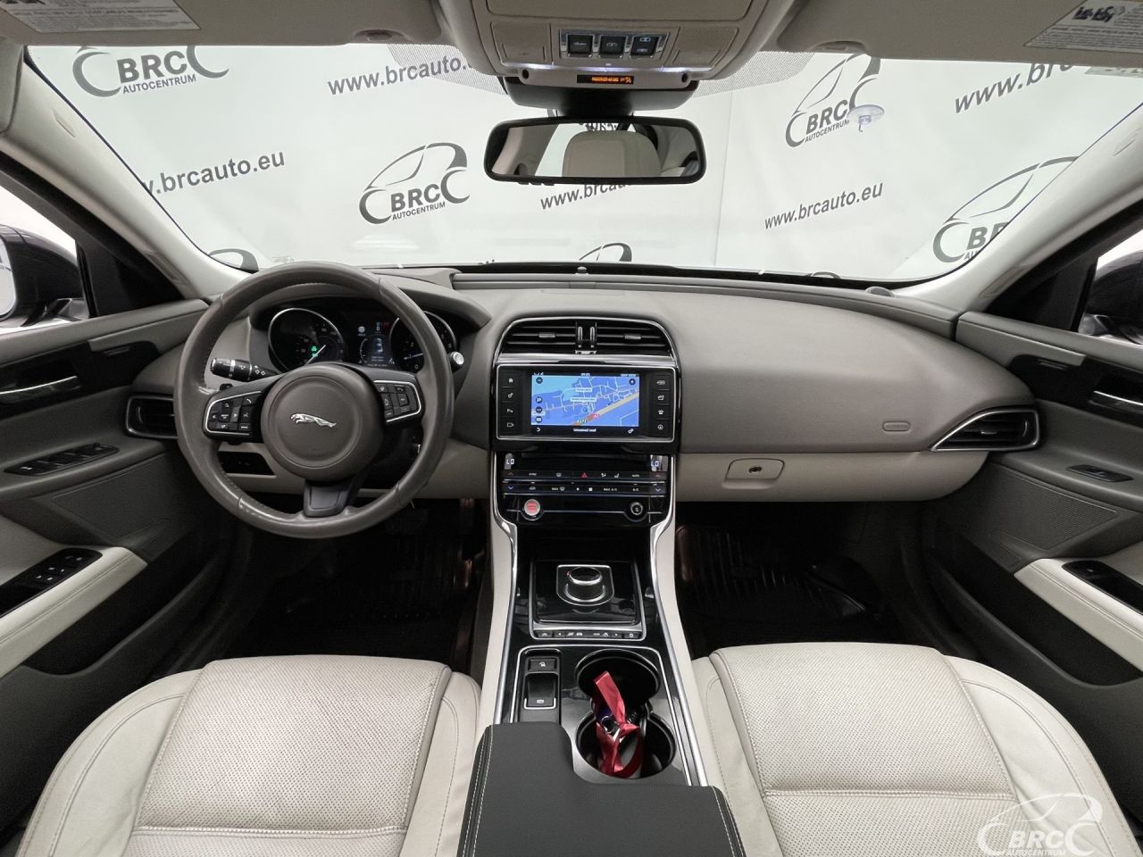 Jaguar XE | 2