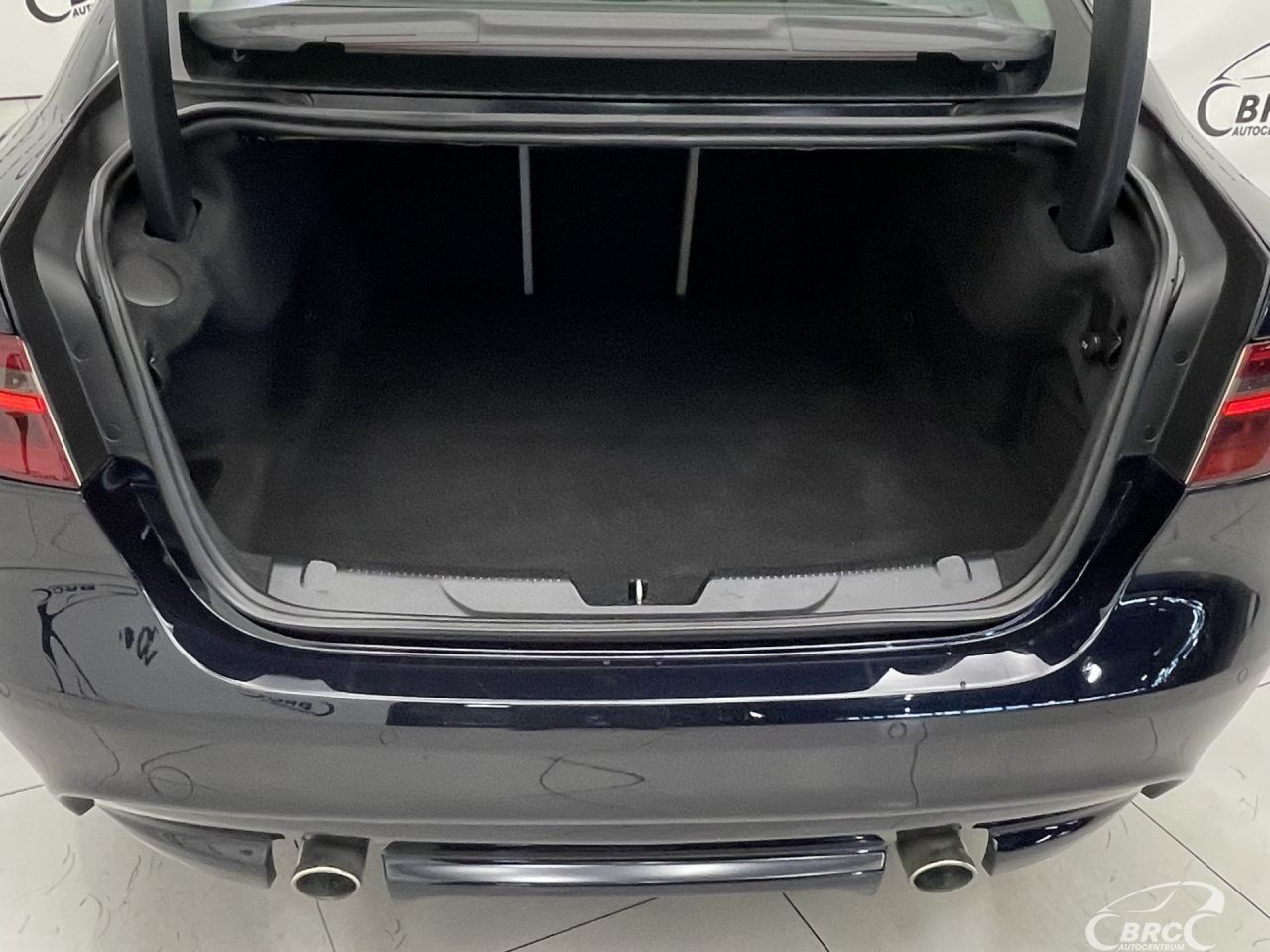 Jaguar XE | 51