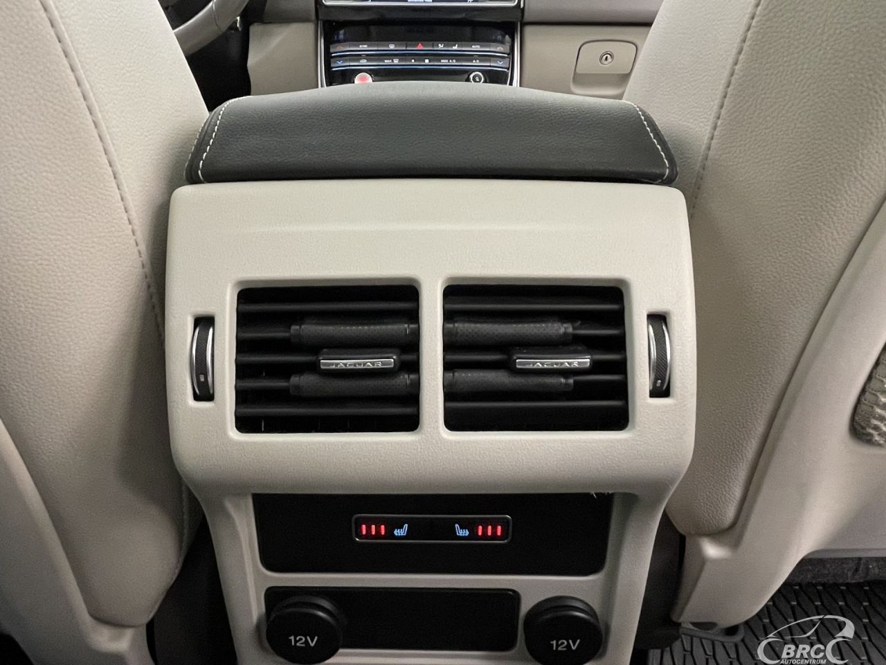 Jaguar XE | 14