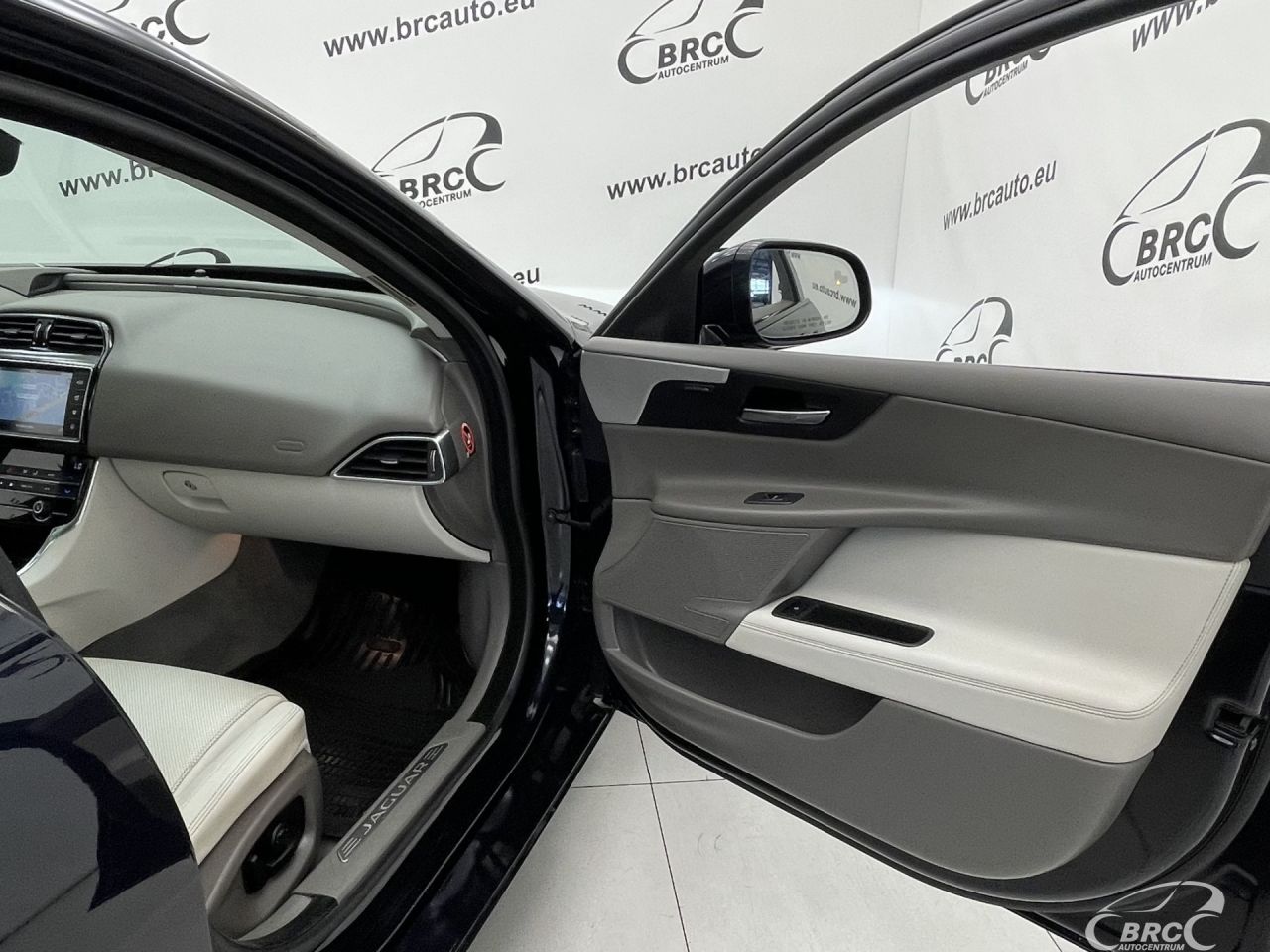 Jaguar XE | 7