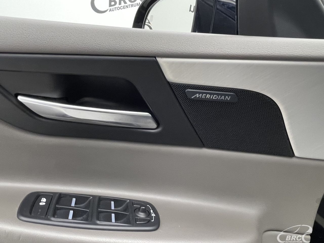 Jaguar XE | 22