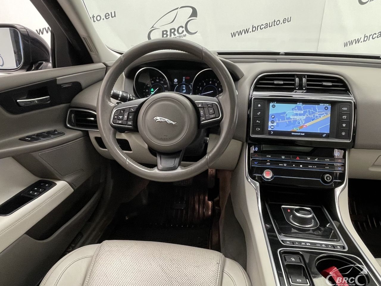 Jaguar XE | 15