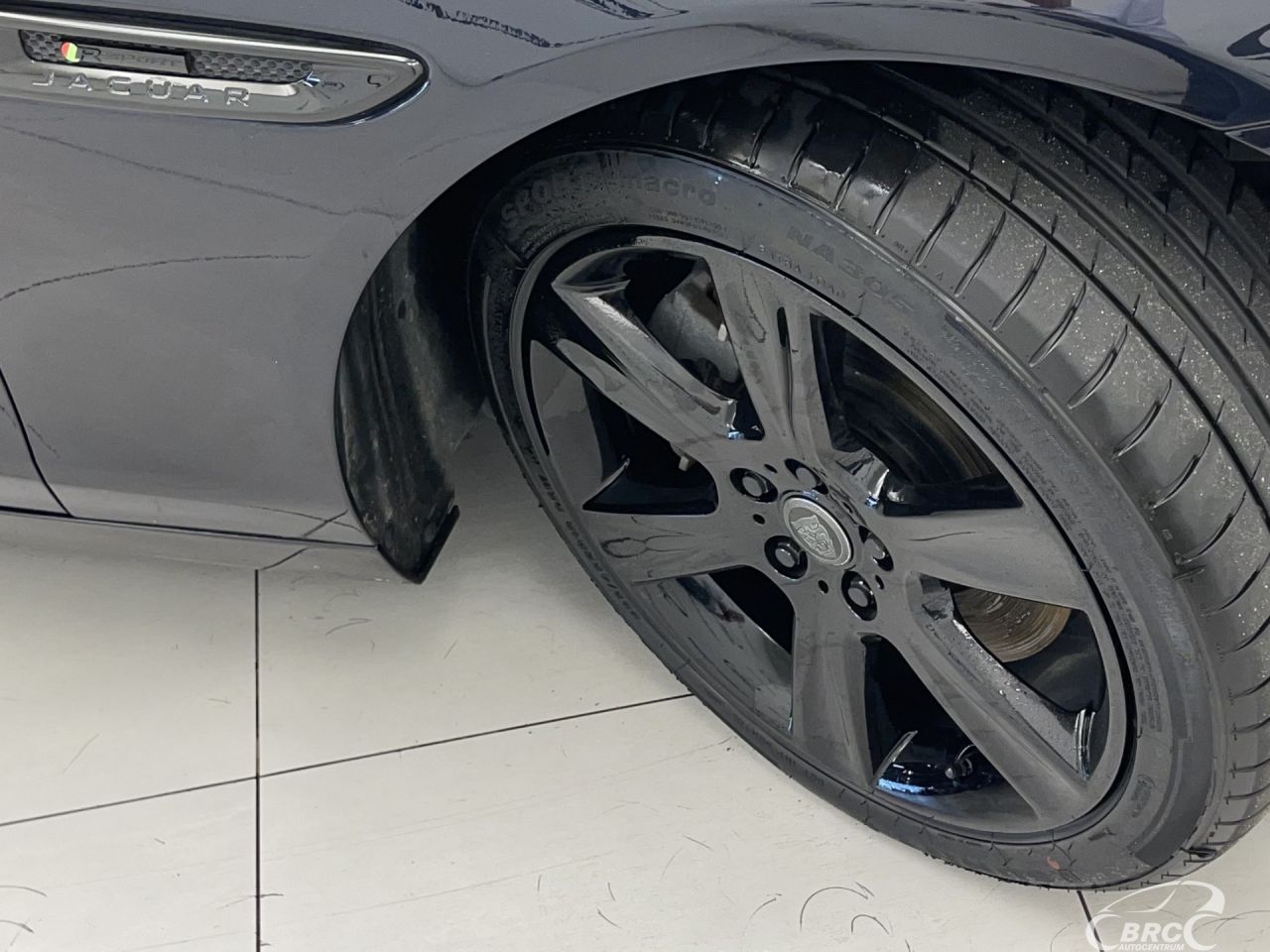Jaguar XE | 49