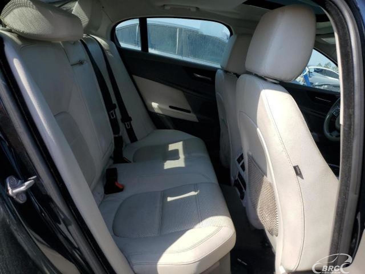 Jaguar XE | 60