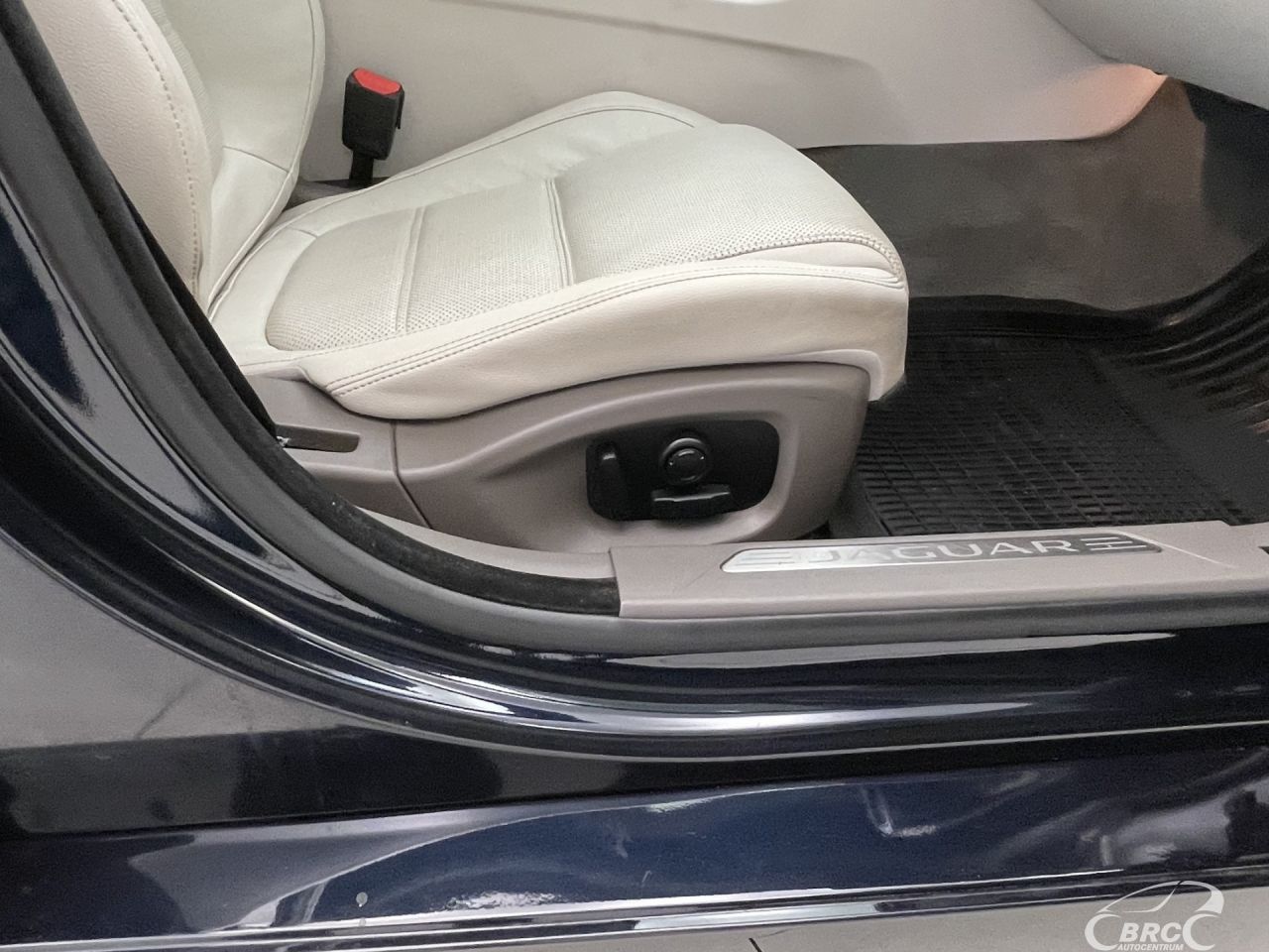 Jaguar XE | 5