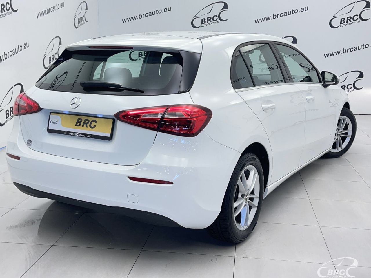 Mercedes-Benz A180 | 44